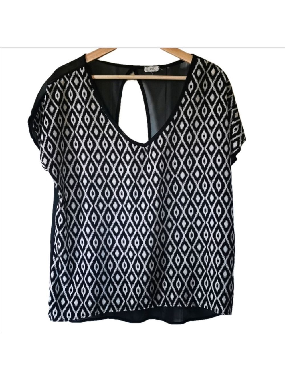 YDE Sheer blouse. Size large. EUC